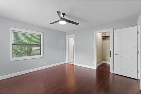 House in Belle Isle, Florida 3 bedrooms, 159.51 sq.m. № 1819284 - photo 17