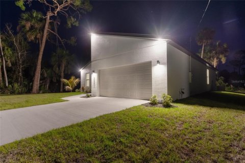 Casa en alquiler en North Port, Florida, 4 dormitorios, 159.51 m2 № 1631601 - foto 4