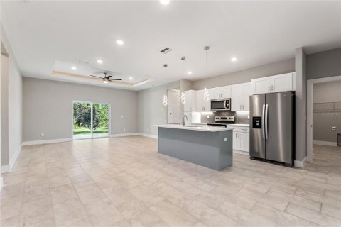 Casa en alquiler en North Port, Florida, 4 dormitorios, 159.51 m2 № 1631601 - foto 10