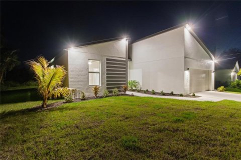 Casa en alquiler en North Port, Florida, 4 dormitorios, 159.51 m2 № 1631601 - foto 6