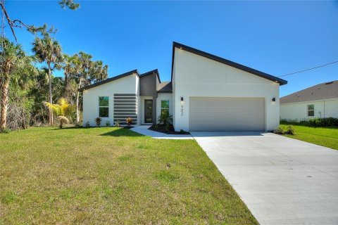 Casa en alquiler en North Port, Florida, 4 dormitorios, 159.51 m2 № 1631601 - foto 1