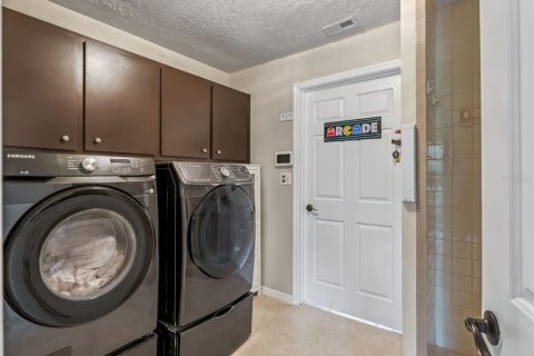 House in Ocala, Florida 6 bedrooms, 291.81 sq.m. № 2354471 - photo 25