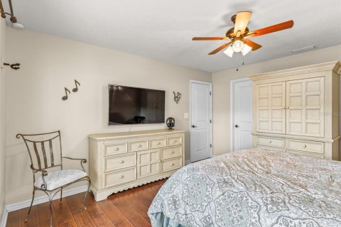 House in Ocala, Florida 6 bedrooms, 291.81 sq.m. № 2354471 - photo 15