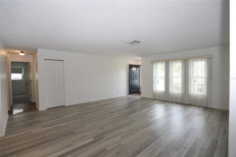 House in Seminole, Florida 4 bedrooms, 195.47 sq.m. № 1817007 - photo 8