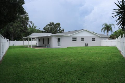 House in Seminole, Florida 4 bedrooms, 195.47 sq.m. № 1817007 - photo 30