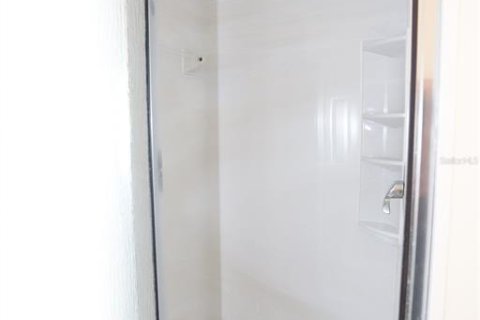 House in Seminole, Florida 4 bedrooms, 195.47 sq.m. № 1817007 - photo 17
