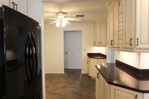 House in Seminole, Florida 4 bedrooms, 195.47 sq.m. № 1817007 - photo 10