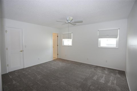 House in Seminole, Florida 4 bedrooms, 195.47 sq.m. № 1817007 - photo 13