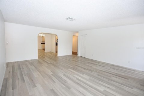 House in Seminole, Florida 4 bedrooms, 195.47 sq.m. № 1817007 - photo 7