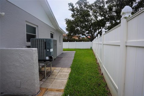 House in Seminole, Florida 4 bedrooms, 195.47 sq.m. № 1817007 - photo 29