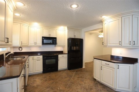 House in Seminole, Florida 4 bedrooms, 195.47 sq.m. № 1817007 - photo 9