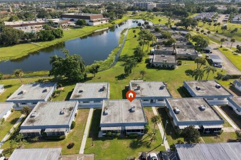 Condo in Sun City Center, Florida, 2 bedrooms № 2383386 - photo 4