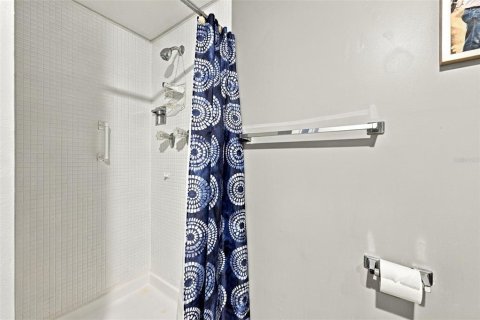 Condo in Sun City Center, Florida, 2 bedrooms № 2383386 - photo 8