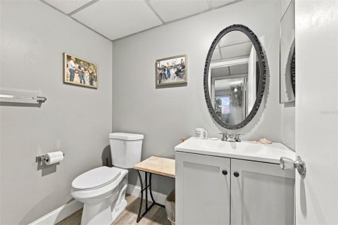 Condo in Sun City Center, Florida, 2 bedrooms № 2383386 - photo 7