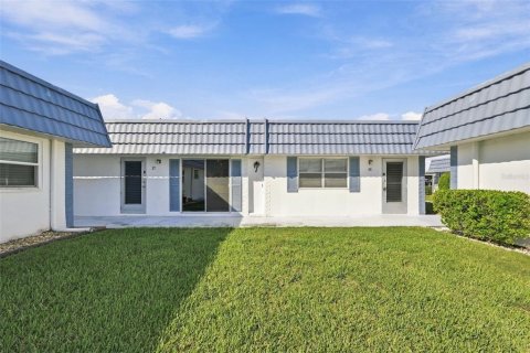 Condo in Sun City Center, Florida, 2 bedrooms  № 2383386