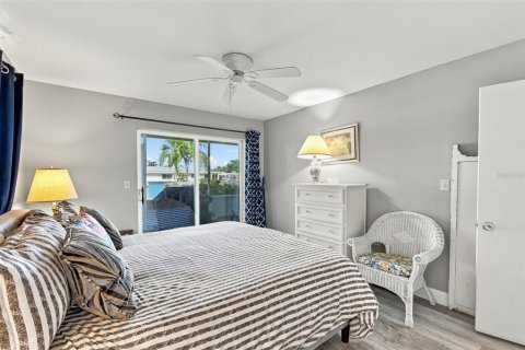 Condo in Sun City Center, Florida, 2 bedrooms № 2383386 - photo 10