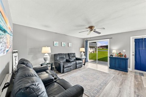 Condo in Sun City Center, Florida, 2 bedrooms № 2383386 - photo 17