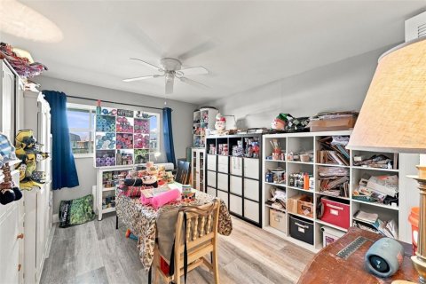 Condo in Sun City Center, Florida, 2 bedrooms № 2383386 - photo 13