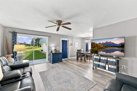 Condo in Sun City Center, Florida, 2 bedrooms № 2383386 - photo 18