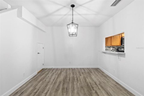 Adosado en venta en Tampa, Florida, 3 dormitorios, 156.08 m2 № 1825379 - foto 9