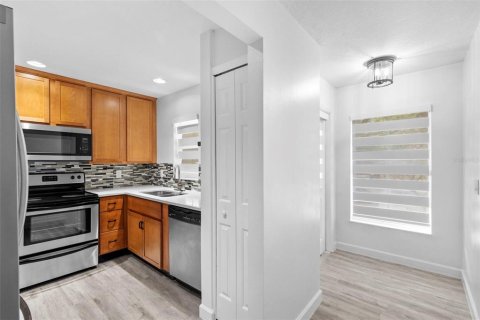 Adosado en venta en Tampa, Florida, 3 dormitorios, 156.08 m2 № 1825379 - foto 5