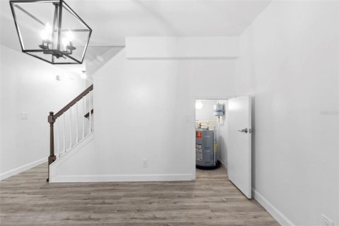 Adosado en venta en Tampa, Florida, 3 dormitorios, 156.08 m2 № 1825379 - foto 11