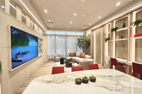 Condo in Bay Harbor Islands, Florida, 2 bedrooms  № 2068645 - photo 27