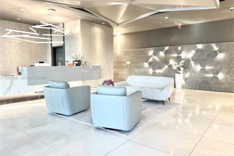 Condo in Bay Harbor Islands, Florida, 2 bedrooms  № 2068645 - photo 24