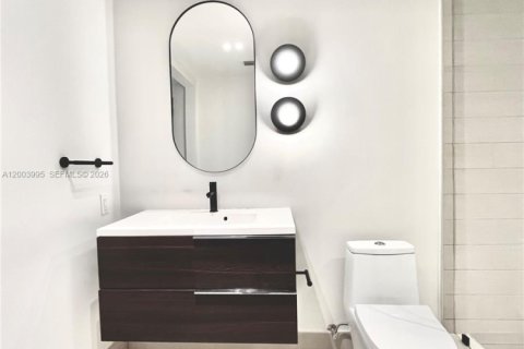 Condo in Bay Harbor Islands, Florida, 2 bedrooms  № 2068645 - photo 20