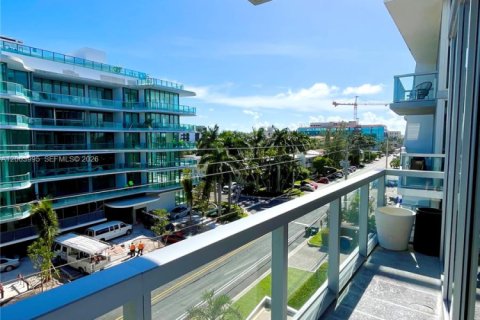 Condo in Bay Harbor Islands, Florida, 2 bedrooms  № 2068645 - photo 9