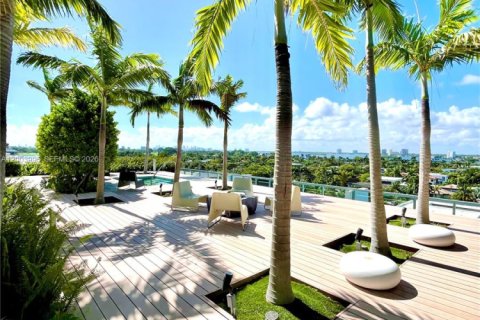 Condo in Bay Harbor Islands, Florida, 2 bedrooms  № 2068645 - photo 30