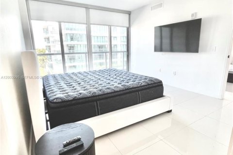 Condo in Bay Harbor Islands, Florida, 2 bedrooms  № 2068645 - photo 11