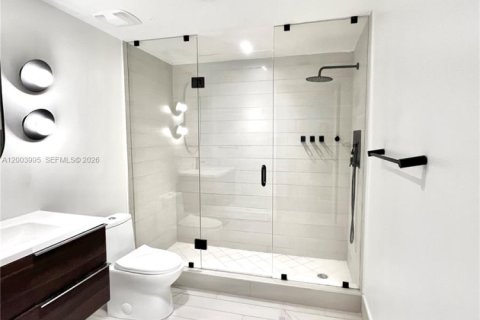 Condo in Bay Harbor Islands, Florida, 2 bedrooms  № 2068645 - photo 19