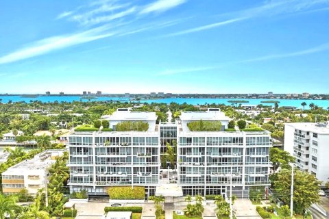 Condo in Bay Harbor Islands, Florida, 2 bedrooms  № 2068645 - photo 2