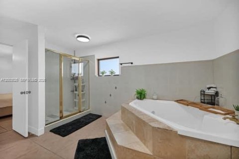 Купить виллу или дом в Майами, Флорида 4 спальни, 242.1м2, № 2069097 - фото 6