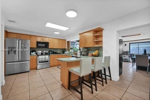 Купить виллу или дом в Майами, Флорида 4 спальни, 242.1м2, № 2069097 - фото 21