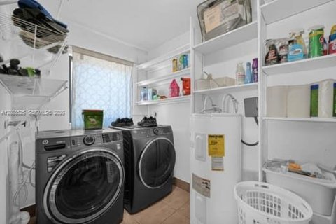 Купить виллу или дом в Майами, Флорида 4 спальни, 242.1м2, № 2069097 - фото 30