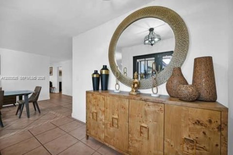 Купить виллу или дом в Майами, Флорида 4 спальни, 242.1м2, № 2069097 - фото 16