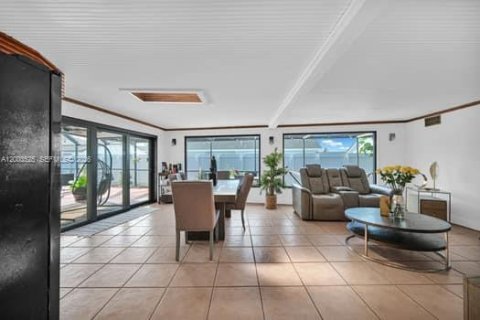 Купить виллу или дом в Майами, Флорида 4 спальни, 242.1м2, № 2069097 - фото 15