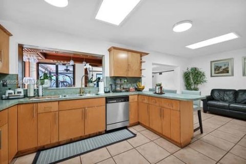 Купить виллу или дом в Майами, Флорида 4 спальни, 242.1м2, № 2069097 - фото 23