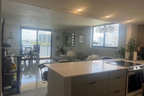 Condominio en venta en Sunny Isles Beach, Florida, 2 dormitorios, 113.06 m2 № 1794749 - foto 22
