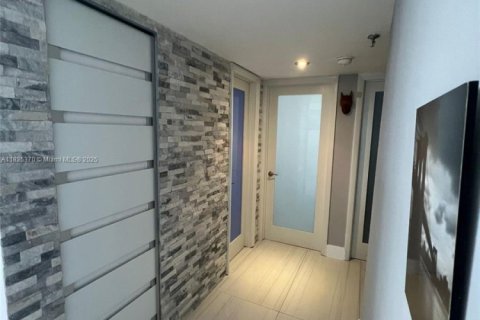 Condominio en venta en Sunny Isles Beach, Florida, 2 dormitorios, 113.06 m2 № 1794749 - foto 18