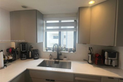 Condominio en venta en Sunny Isles Beach, Florida, 2 dormitorios, 113.06 m2 № 1794749 - foto 23