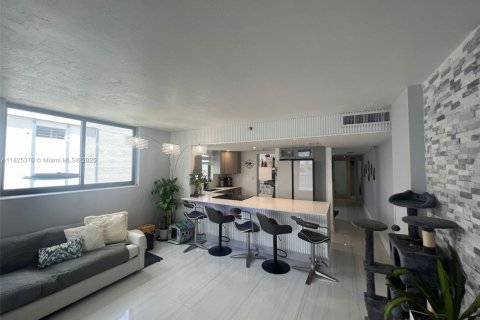 Condominio en venta en Sunny Isles Beach, Florida, 2 dormitorios, 113.06 m2 № 1794749 - foto 20