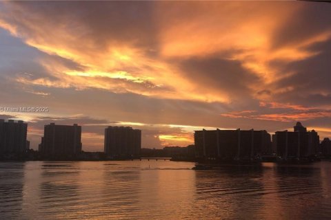 Condominio en venta en Sunny Isles Beach, Florida, 2 dormitorios, 113.06 m2 № 1794749 - foto 6
