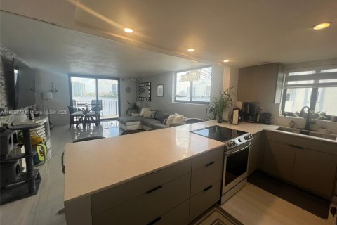 Condominio en venta en Sunny Isles Beach, Florida, 2 dormitorios, 113.06 m2 № 1794749 - foto 21