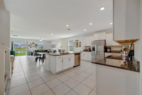 Casa en venta en San Antonio, Florida, 5 dormitorios, 269.04 m2 № 1907031 - foto 10