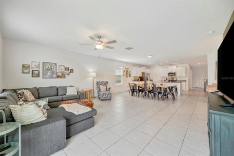 Casa en venta en San Antonio, Florida, 5 dormitorios, 269.04 m2 № 1907031 - foto 27