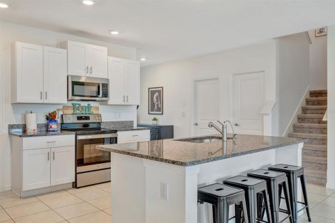 Casa en venta en San Antonio, Florida, 5 dormitorios, 269.04 m2 № 1907031 - foto 4