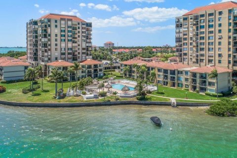 Снять в аренду кондоминиум в Сент-Питерсберг, Флорида 5 комнат, 106.84м2, № 1914074 - фото 23